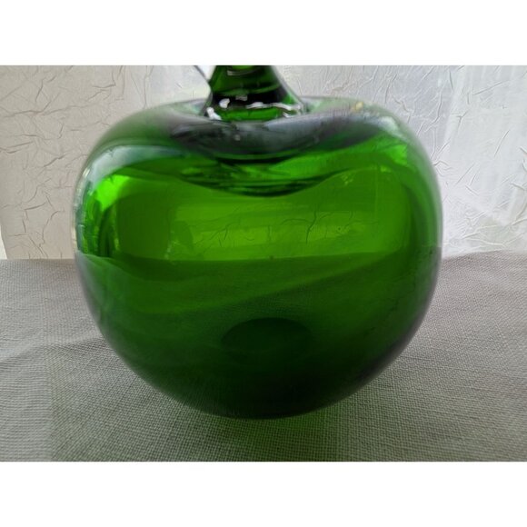 Green Glass Apple Paperweight With Clear Leaf Stem - Picture 7 of 9
